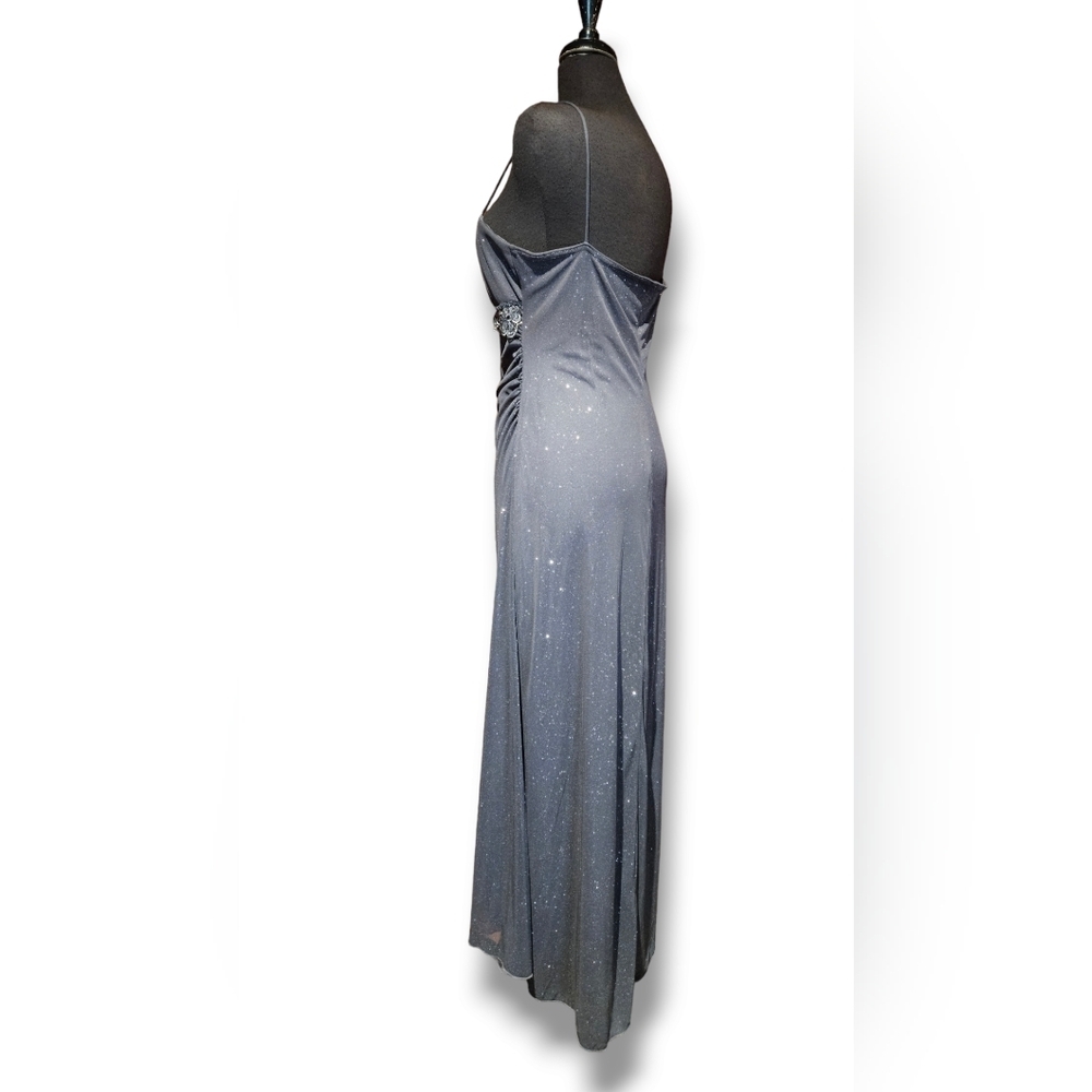 Sparkling ruched gown - Picture 7 of 7